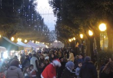 Gustando il Natale a San Lorenzo in Campo: mercatini, animazione e la passeggiata in bici con Babbo Natale